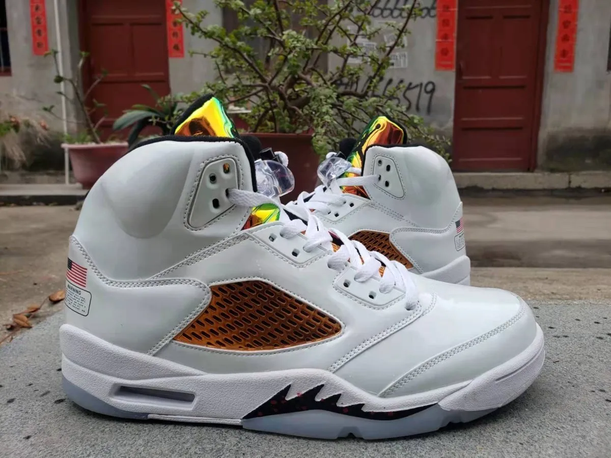 JORDAN 5 RETRO x NFL HELMET