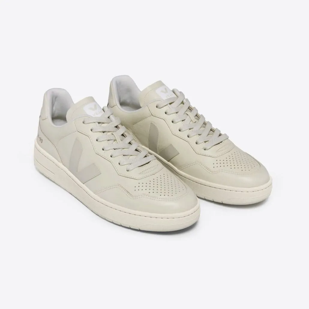 VEJA V-90 Leather | Cashew Pierre